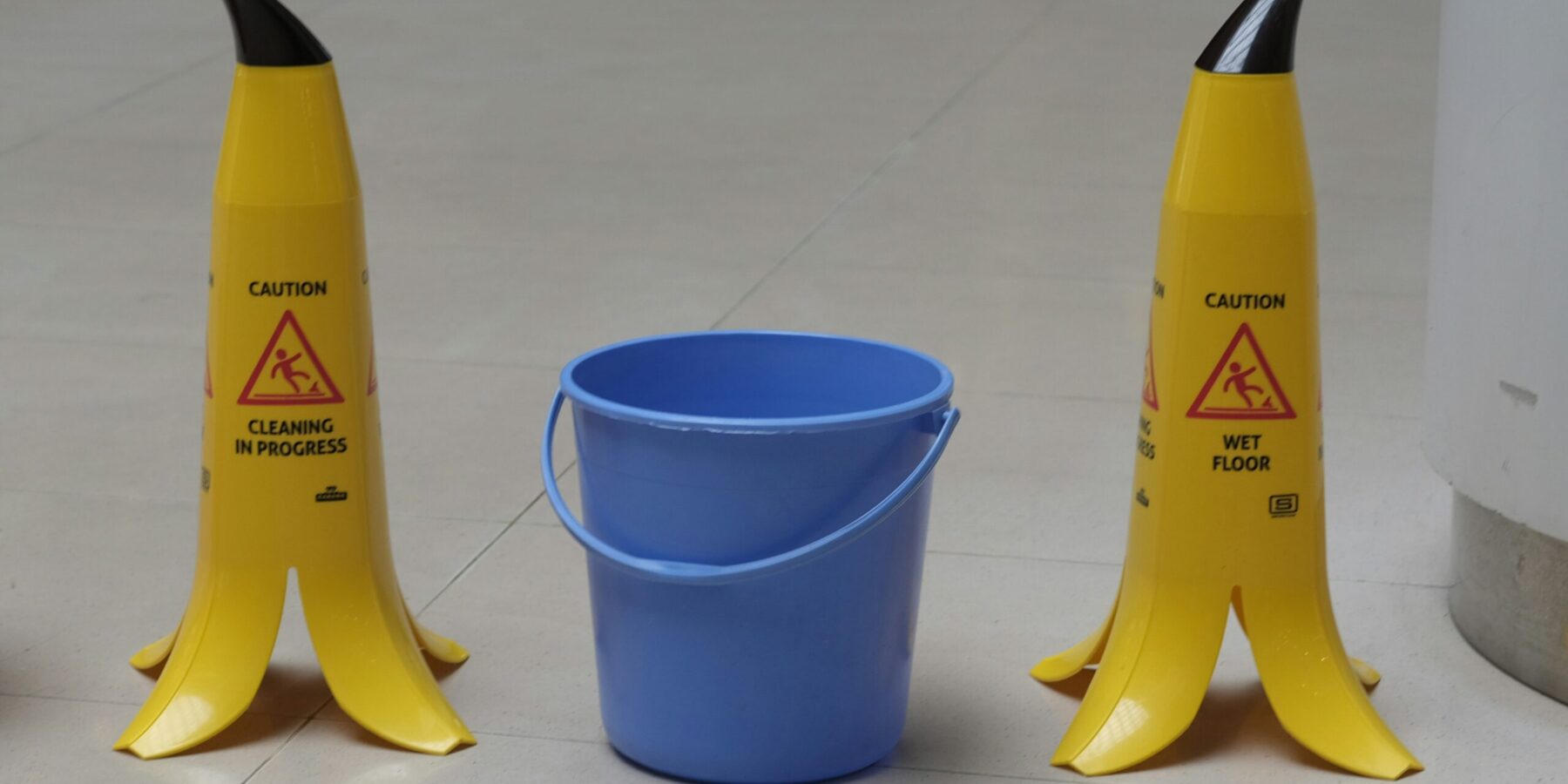 slip and fall signs